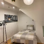 1 Bedroom With Private Bathroom & Kitchenette Oberthulba