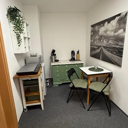 1 Bedroom With Private Bathroom & Kitchenette
